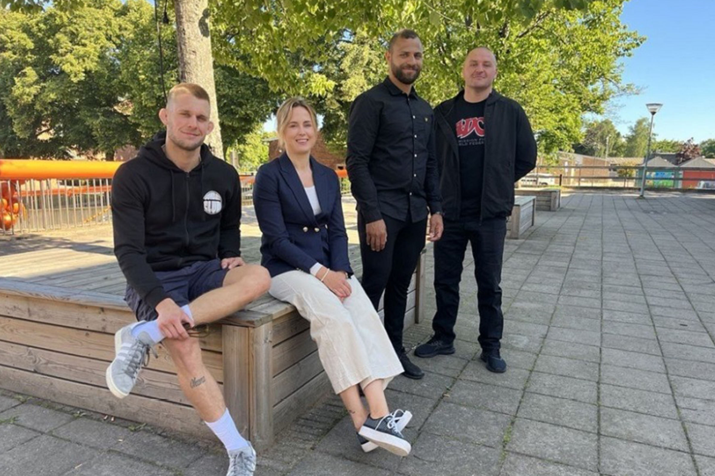 Bild på personal från sweet house cafe och helsingborg combat på Drottninghög centrum